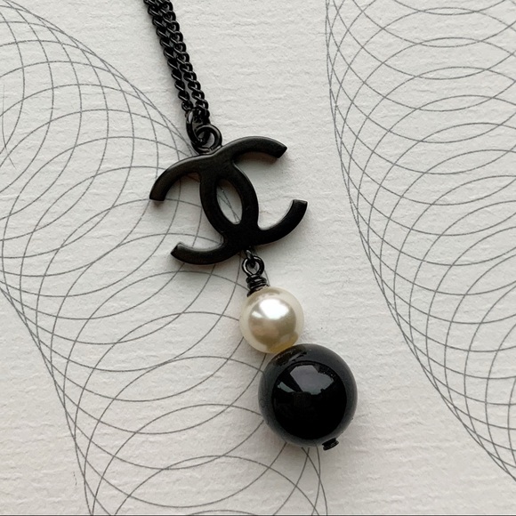 💥SOLD💥 CHANEL Classic CC Black Pearl Necklace - Picture 4 of 6